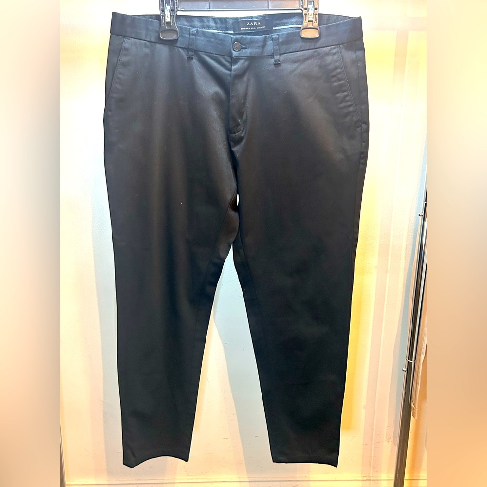 Black Zara pants size 36. Jogger style.